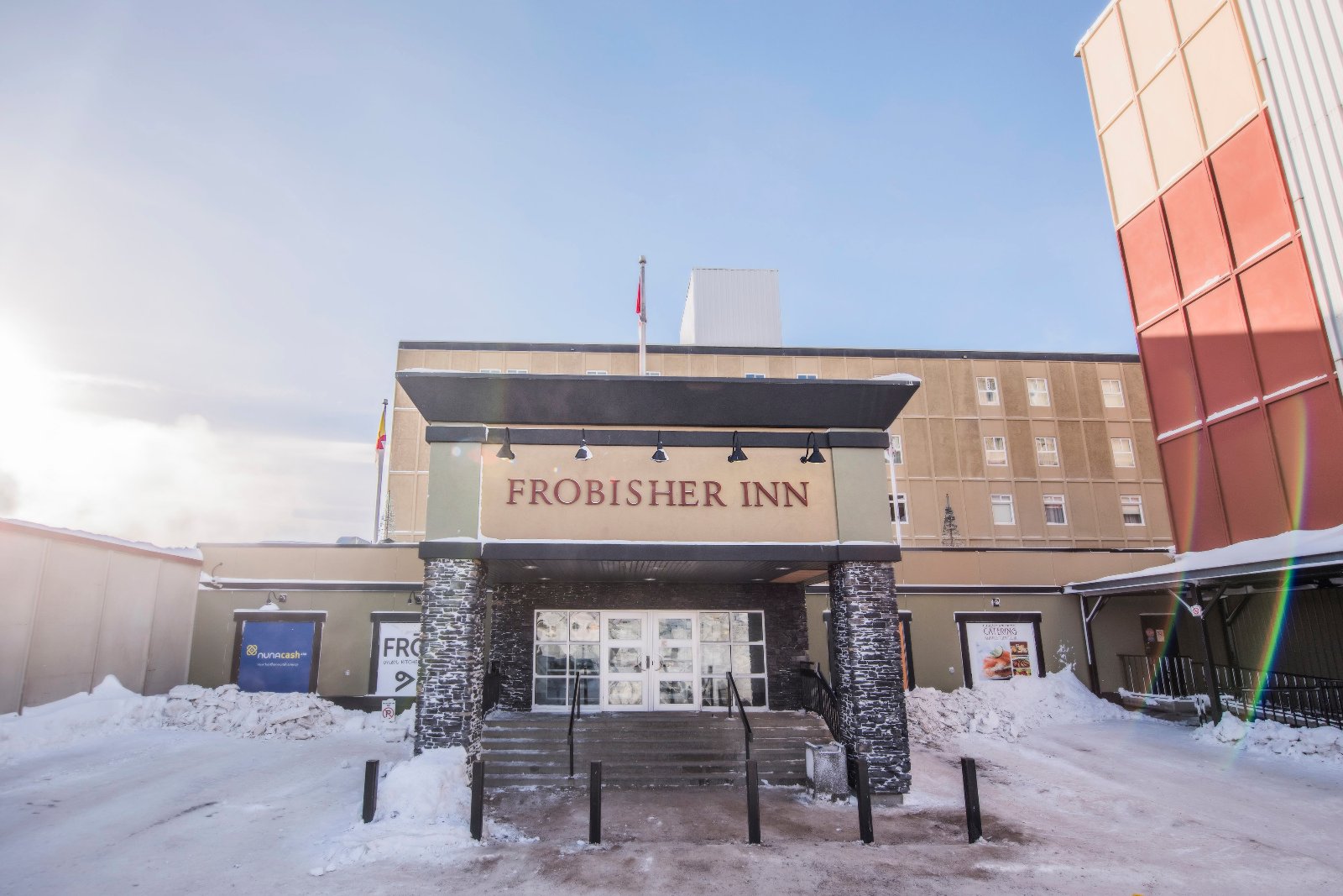 https://mdw-travel-data-us-east-1.s3.amazonaws.com/img/country/Canada/Frobisher-Inn/img_02.jpg