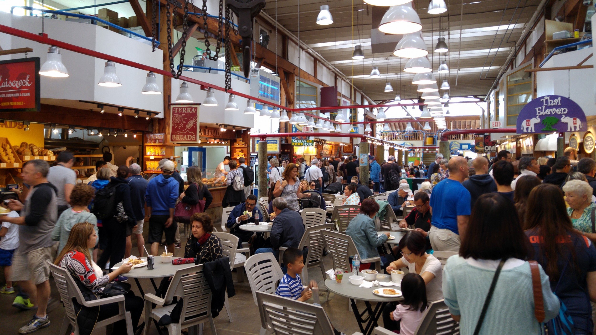 https://mdw-travel-data-us-east-1.s3.amazonaws.com/img/country/Canada/Granville-Island-Public-Market/img_01.jpg