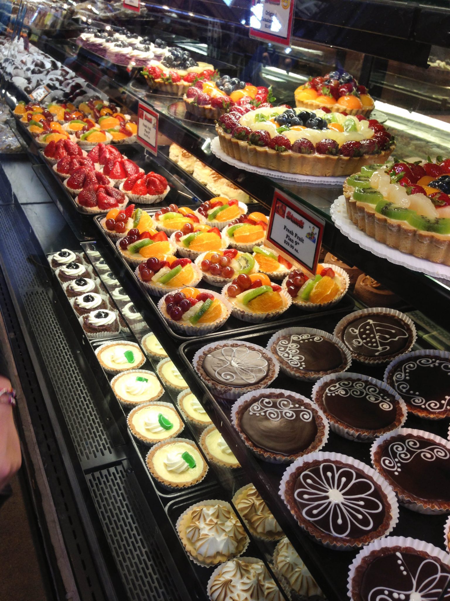 https://mdw-travel-data-us-east-1.s3.amazonaws.com/img/country/Canada/Granville-Island-Public-Market/img_03.jpg