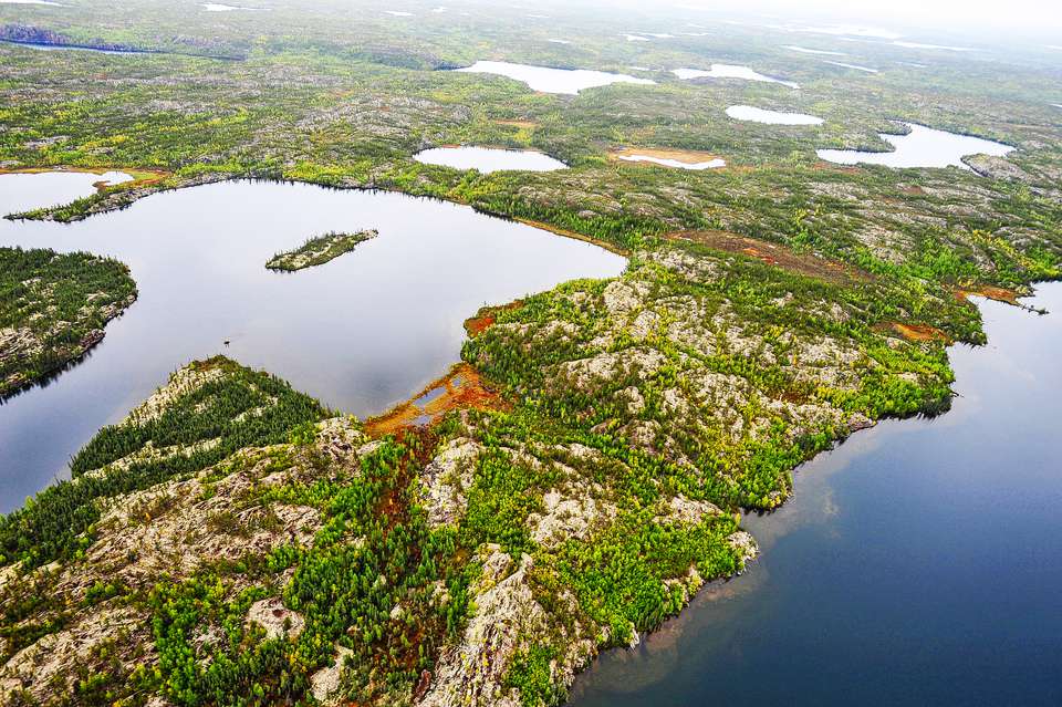 https://mdw-travel-data-us-east-1.s3.amazonaws.com/img/country/Canada/Great-Slave-Lake/img_01.jpg