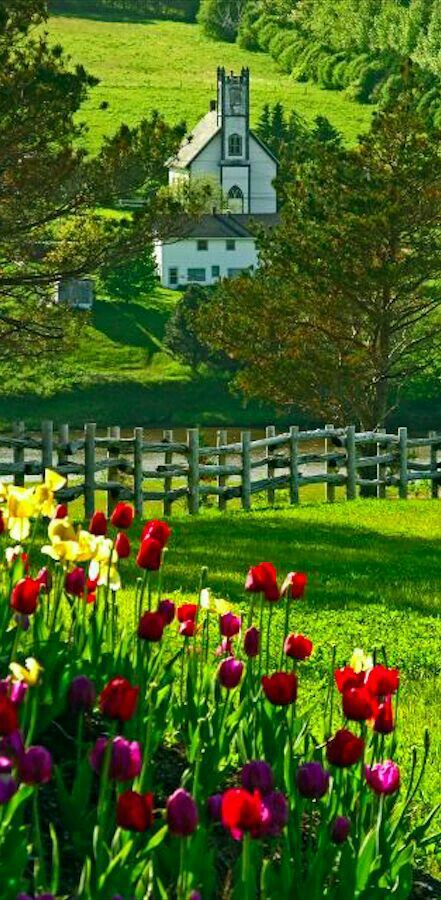 https://mdw-travel-data-us-east-1.s3.amazonaws.com/img/country/Canada/Green-Gables/img_03.jpg