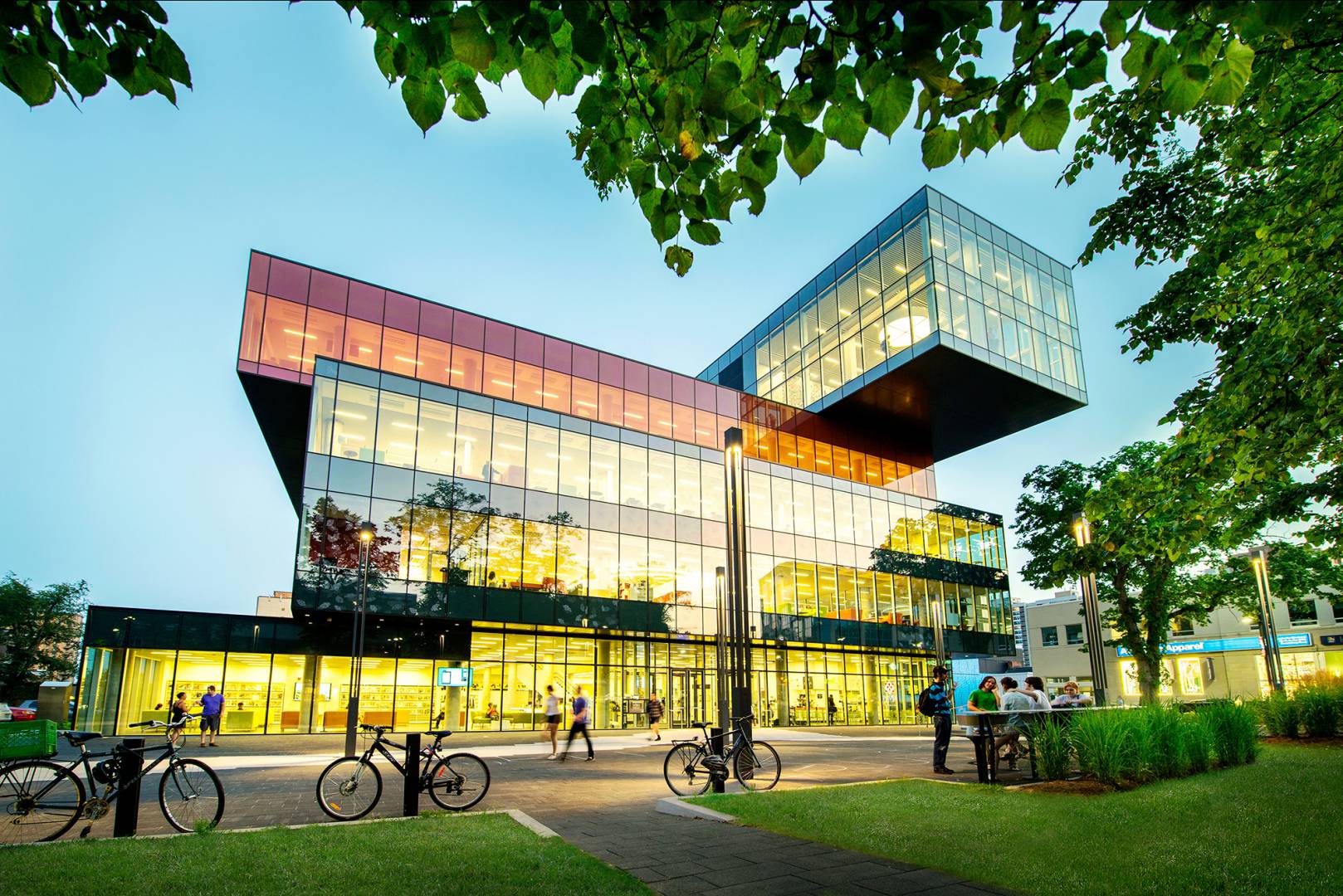 https://mdw-travel-data-us-east-1.s3.amazonaws.com/img/country/Canada/Halifax-Central-Library/img_00.jpg