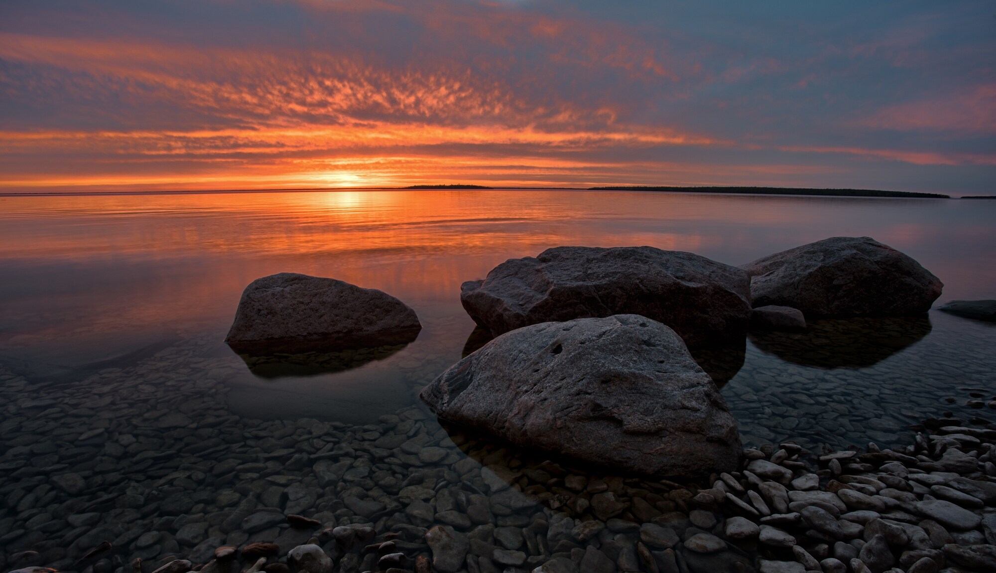 https://mdw-travel-data-us-east-1.s3.amazonaws.com/img/country/Canada/Hecla-Grindstone-Provincial-Park/img_01.jpg
