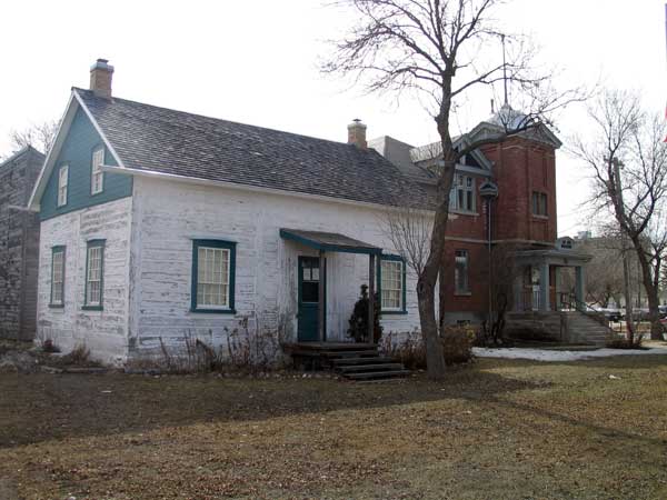 https://mdw-travel-data-us-east-1.s3.amazonaws.com/img/country/Canada/Historical-Museum-of-St-James-Assiniboia/img_03.jpg