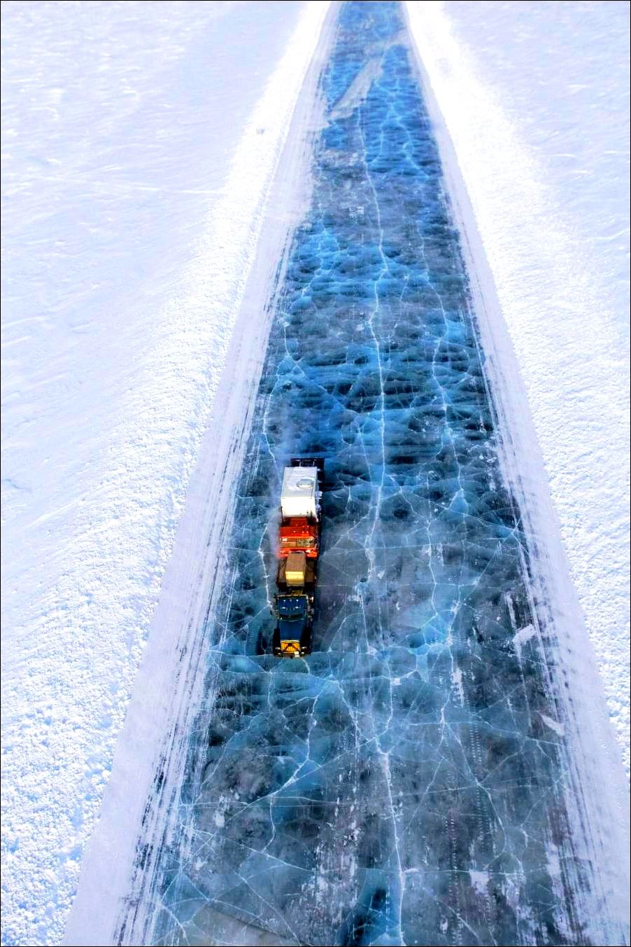 https://mdw-travel-data-us-east-1.s3.amazonaws.com/img/country/Canada/Ice-Road/img_01.jpg