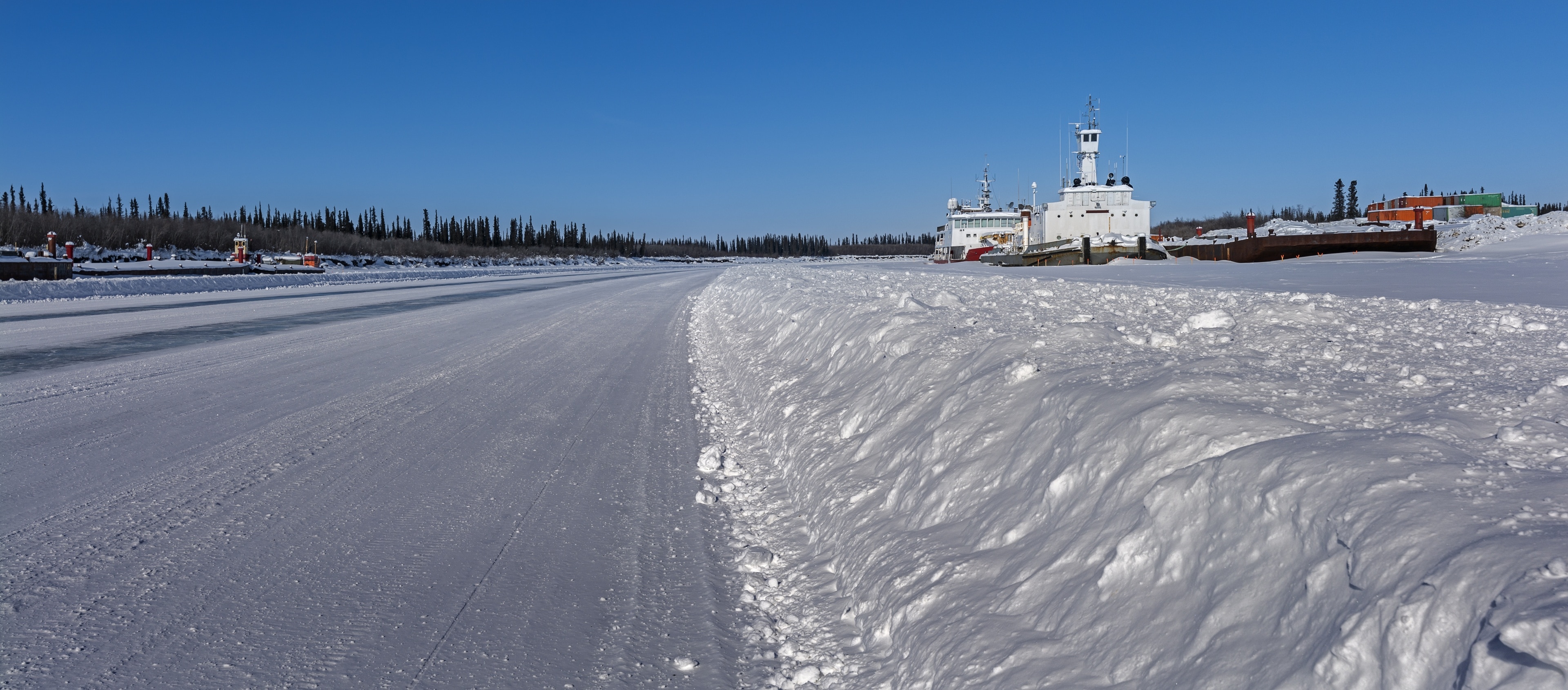 https://mdw-travel-data-us-east-1.s3.amazonaws.com/img/country/Canada/Inuvik/img_05.jpg