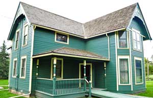 https://mdw-travel-data-us-east-1.s3.amazonaws.com/img/country/Canada/John-Walter-Museum/img_01.jpg