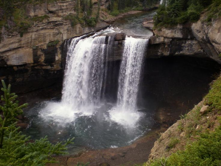 https://mdw-travel-data-us-east-1.s3.amazonaws.com/img/country/Canada/Kakwa-Wildland-Provincial-Park/img_04.jpg