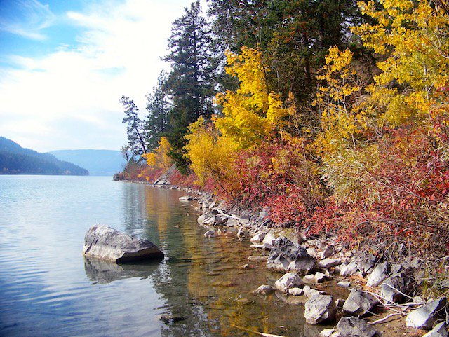 https://mdw-travel-data-us-east-1.s3.amazonaws.com/img/country/Canada/Kalamalka-Lake-Provincial-Park/img_03.jpg