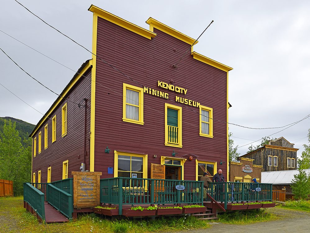 https://mdw-travel-data-us-east-1.s3.amazonaws.com/img/country/Canada/Keno-City/img_02.jpg