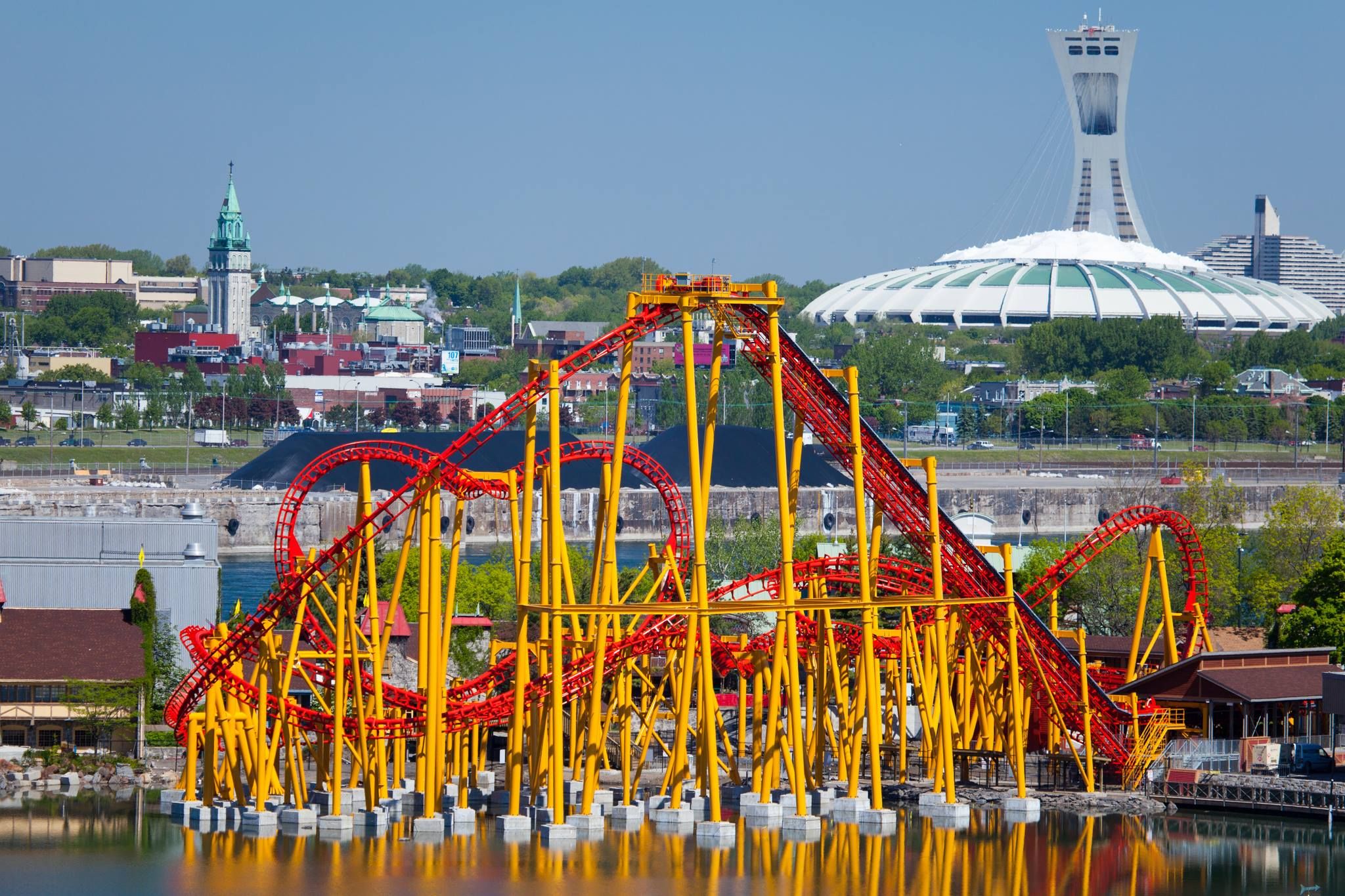 https://mdw-travel-data-us-east-1.s3.amazonaws.com/img/country/Canada/La-Ronde/img_01.jpg
