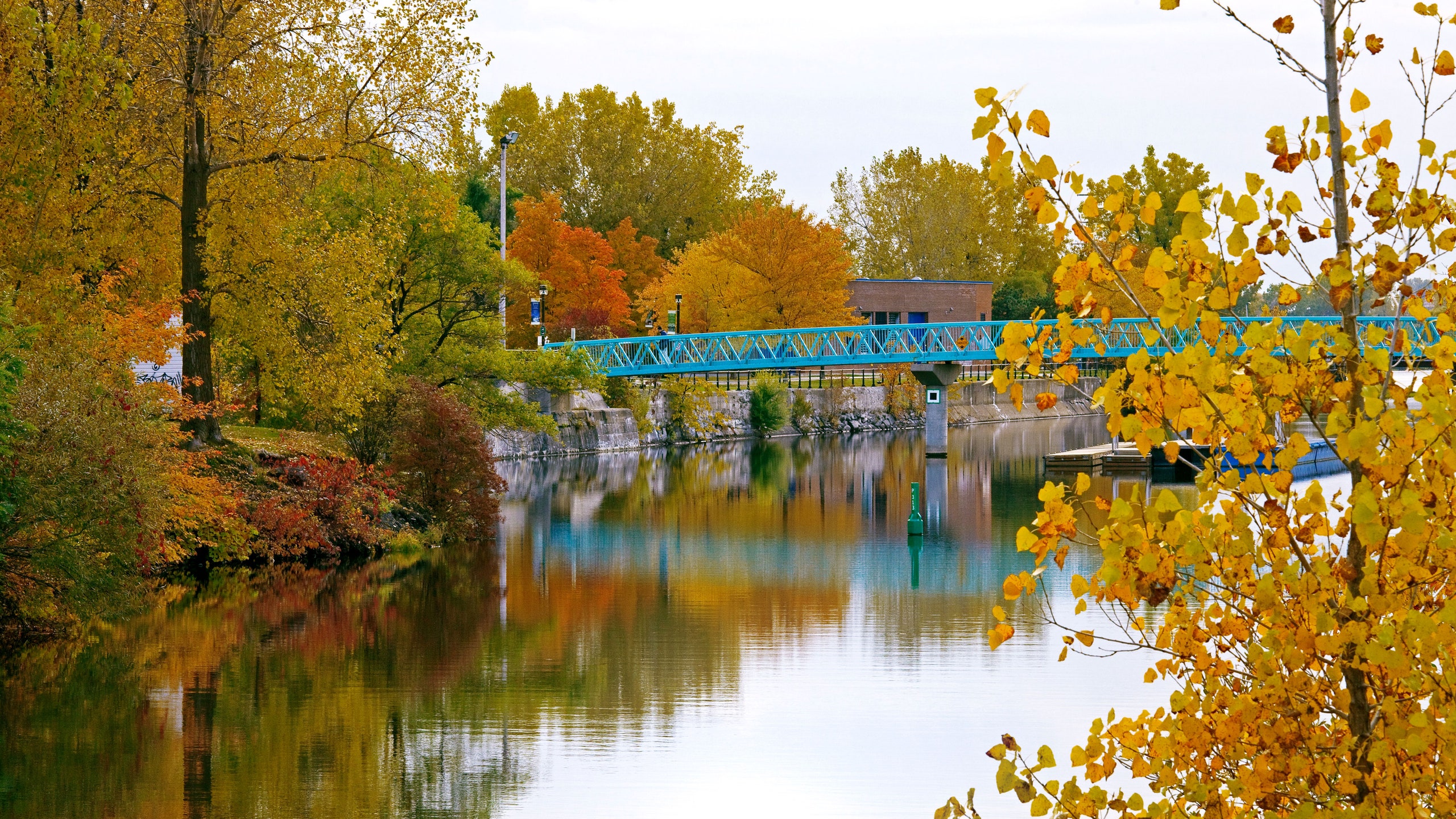https://mdw-travel-data-us-east-1.s3.amazonaws.com/img/country/Canada/Lachine-Canal/img_00.jpg