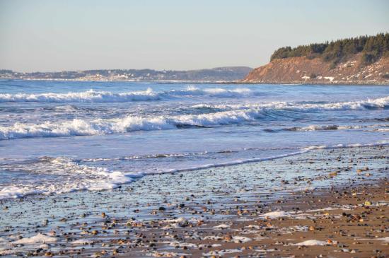 https://mdw-travel-data-us-east-1.s3.amazonaws.com/img/country/Canada/Lawrencetown-Beach/img_02.jpg