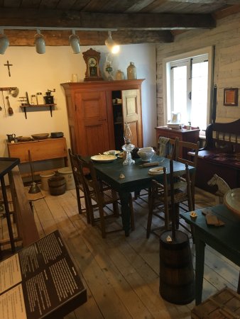 https://mdw-travel-data-us-east-1.s3.amazonaws.com/img/country/Canada/Le-Musee-de-Saint-Boniface-Museum/img_01.jpg