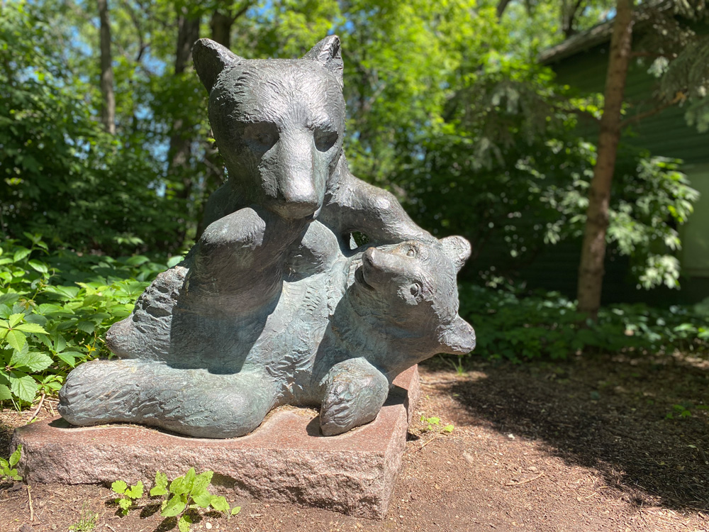 https://mdw-travel-data-us-east-1.s3.amazonaws.com/img/country/Canada/Leo-Mol-Sculpture-Garden/img_02.jpg
