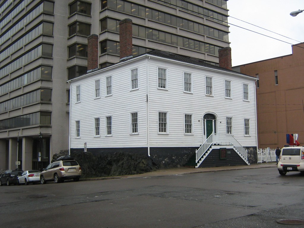 https://mdw-travel-data-us-east-1.s3.amazonaws.com/img/country/Canada/Loyalist-House/img_02.jpg