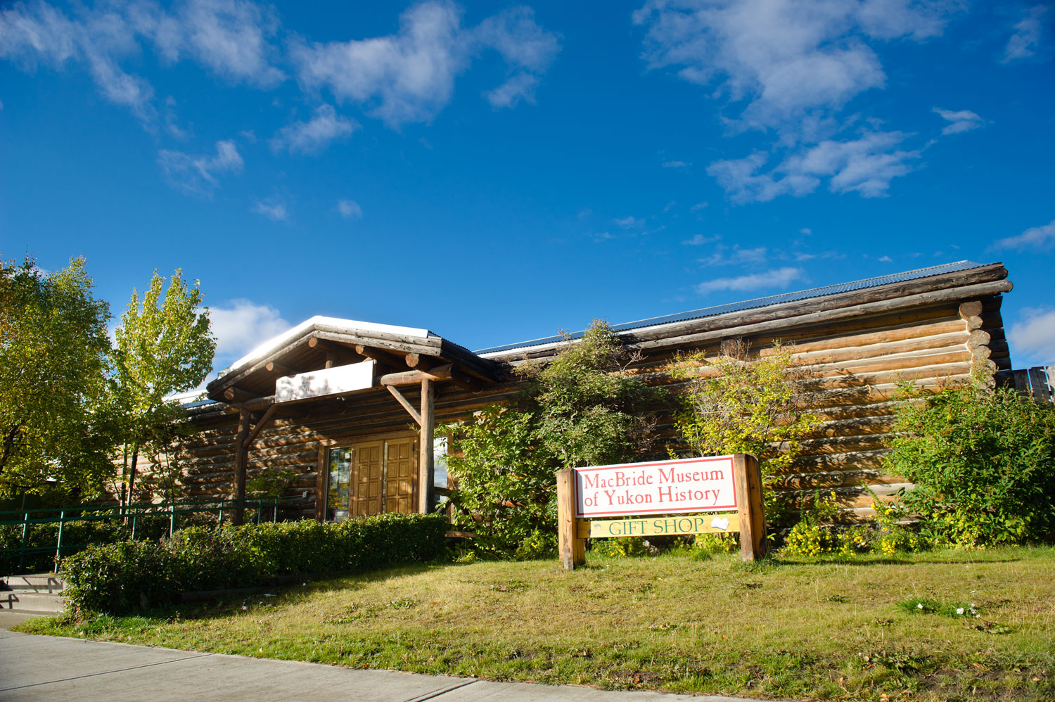 https://mdw-travel-data-us-east-1.s3.amazonaws.com/img/country/Canada/MacBride-Museum-of-Yukon-History/img_03.jpg
