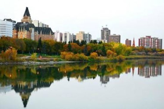 https://mdw-travel-data-us-east-1.s3.amazonaws.com/img/country/Canada/Meewasin-Valley-Trail/img_01.jpg