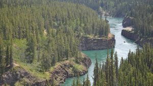 https://mdw-travel-data-us-east-1.s3.amazonaws.com/img/country/Canada/Miles-Canyon/img_01.jpg