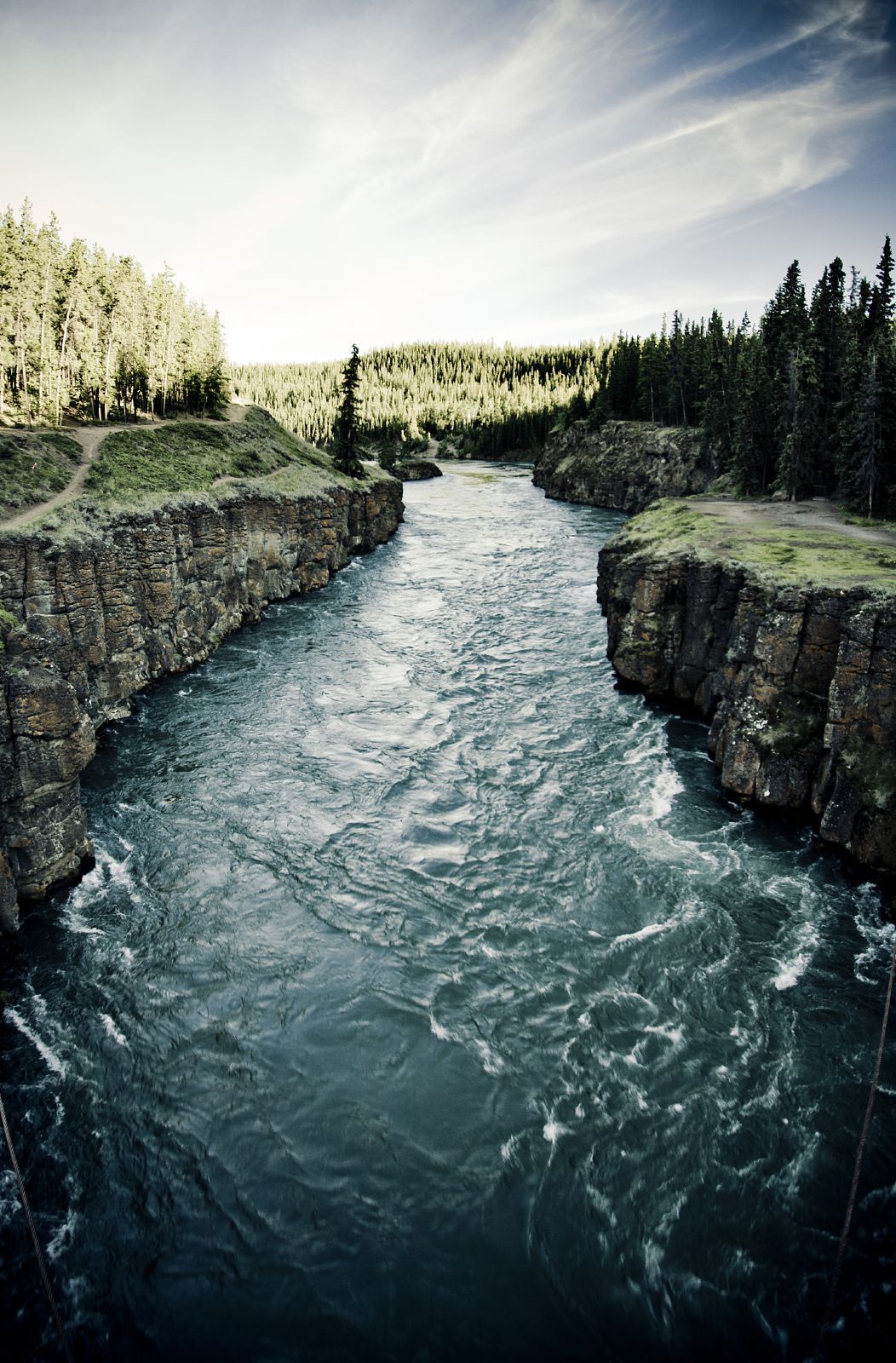 https://mdw-travel-data-us-east-1.s3.amazonaws.com/img/country/Canada/Miles-Canyon/img_03.jpg