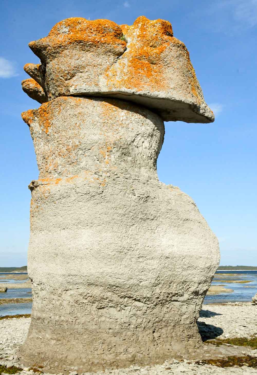 https://mdw-travel-data-us-east-1.s3.amazonaws.com/img/country/Canada/Mingan-Archipelago-National-Park-Reserve/img_03.jpg