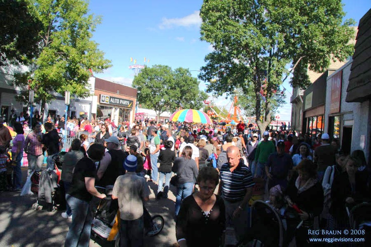 https://mdw-travel-data-us-east-1.s3.amazonaws.com/img/country/Canada/Morden-Corn-&-Apple-Festival/img_05.jpg