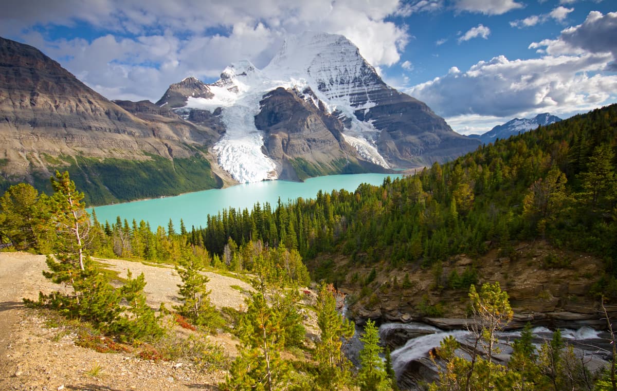 https://mdw-travel-data-us-east-1.s3.amazonaws.com/img/country/Canada/Mount-Robson-Provincial-Park/img_03.jpg