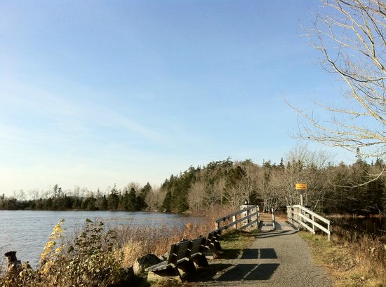 https://mdw-travel-data-us-east-1.s3.amazonaws.com/img/country/Canada/Musquodoboit-Harbour/img_04.jpg