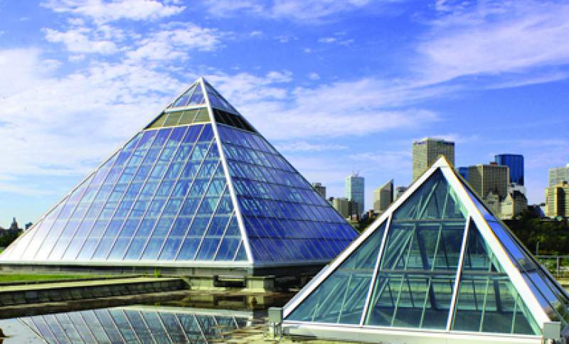 https://mdw-travel-data-us-east-1.s3.amazonaws.com/img/country/Canada/Muttart-Conservatory/img_02.jpg