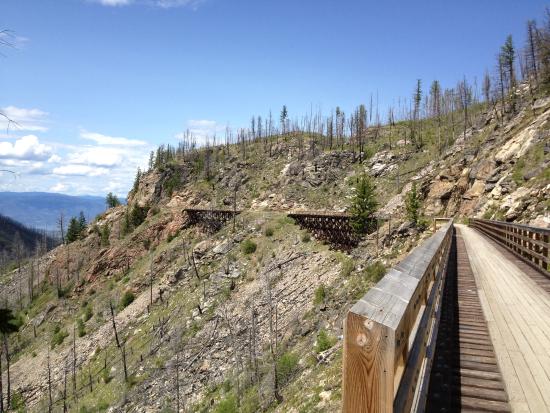 https://mdw-travel-data-us-east-1.s3.amazonaws.com/img/country/Canada/Myra-Canyon-Park/img_04.jpg