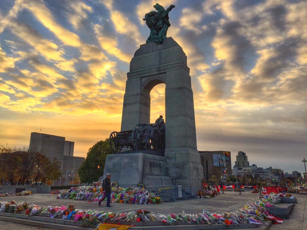 https://mdw-travel-data-us-east-1.s3.amazonaws.com/img/country/Canada/National-War-Memorial/img_03.jpg