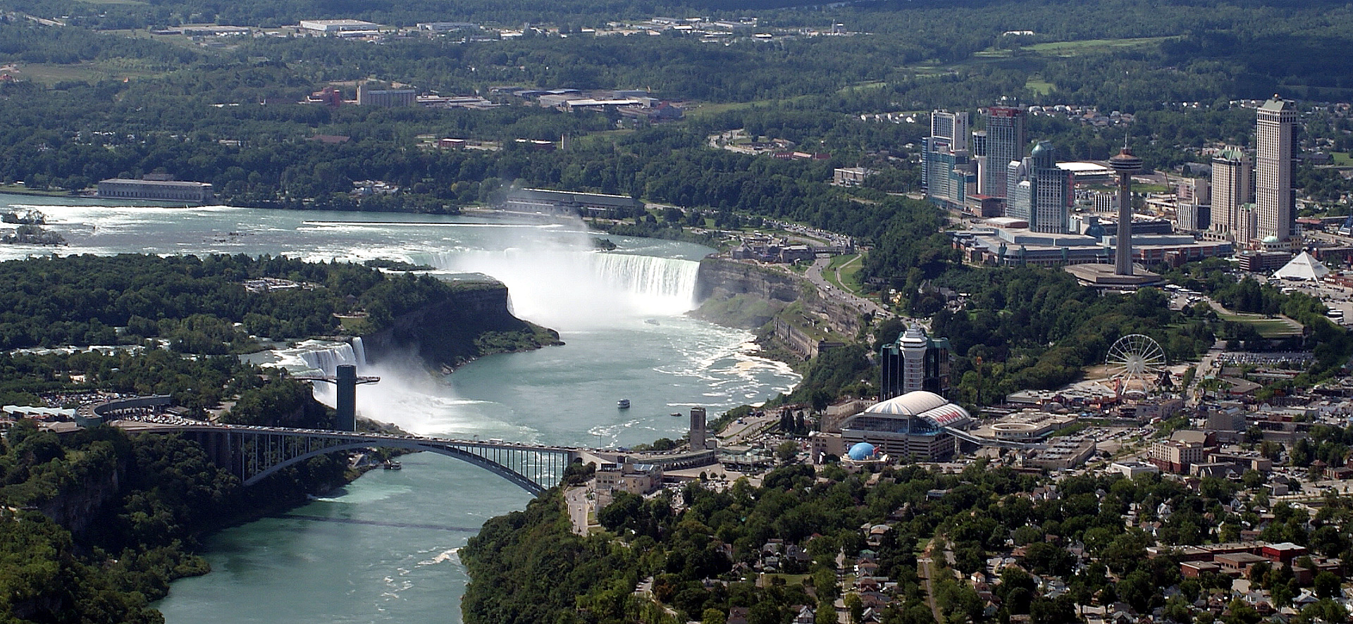 https://mdw-travel-data-us-east-1.s3.amazonaws.com/img/country/Canada/Niagara-Falls/img_01.jpg