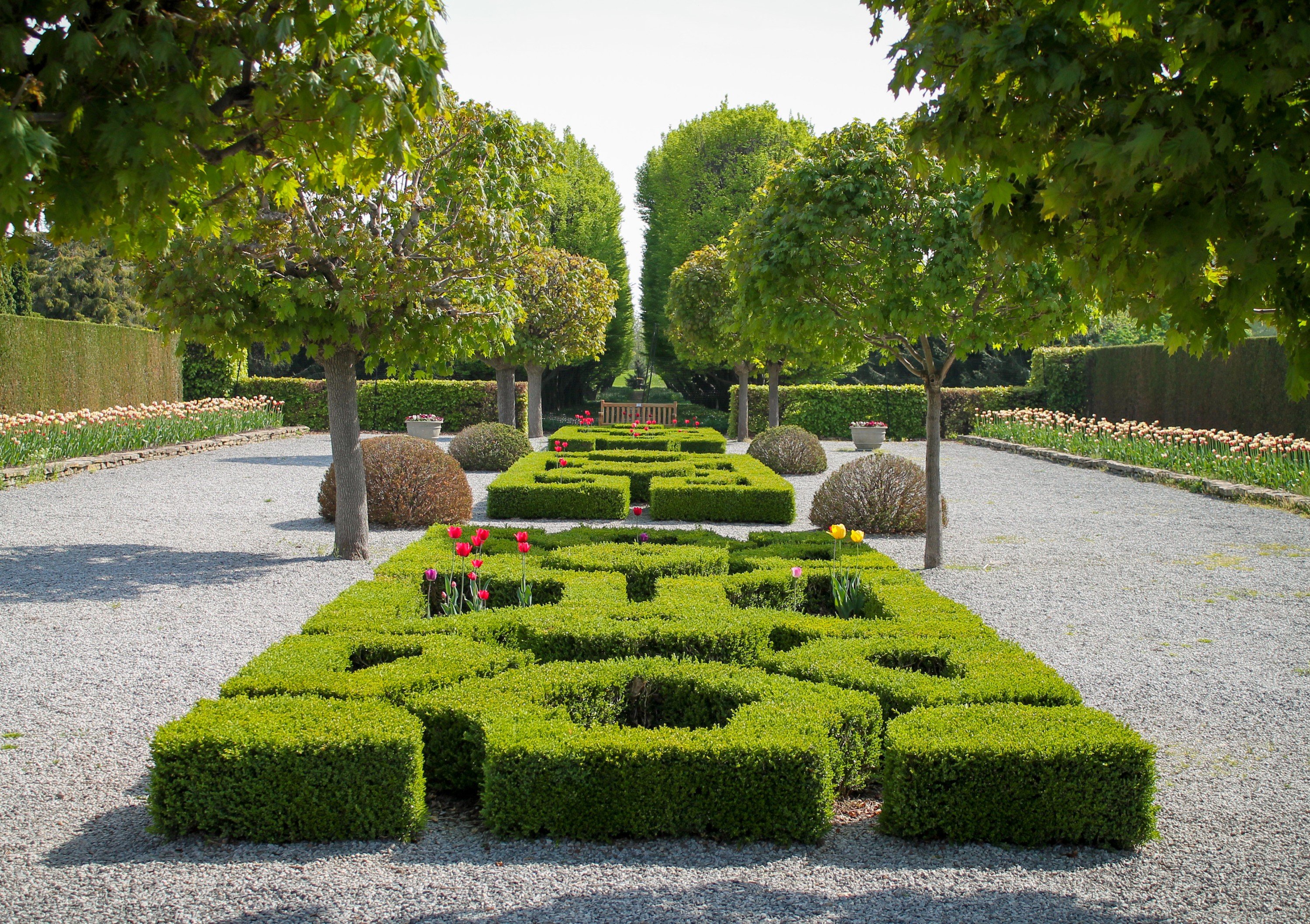 https://mdw-travel-data-us-east-1.s3.amazonaws.com/img/country/Canada/Niagara-Parks-Botanical-Gardens/img_03.jpg
