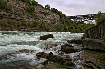 https://mdw-travel-data-us-east-1.s3.amazonaws.com/img/country/Canada/Niagara-River-Recreation-Trail/img_02.jpg