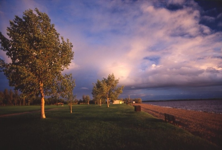 https://mdw-travel-data-us-east-1.s3.amazonaws.com/img/country/Canada/North-Battleford-Provincial-Park/img_00.jpg