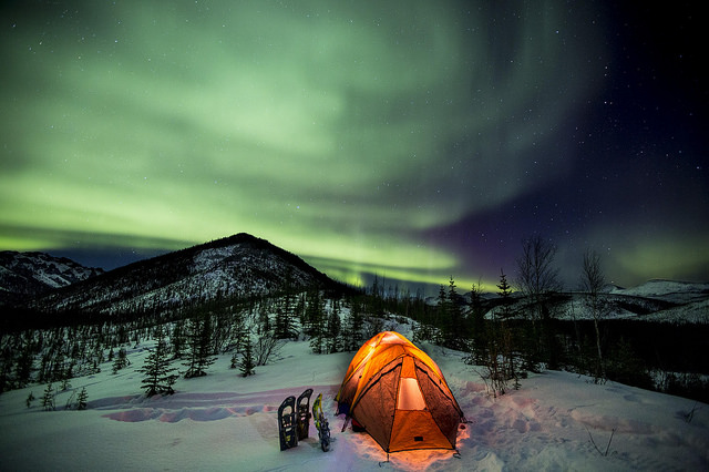 https://mdw-travel-data-us-east-1.s3.amazonaws.com/img/country/Canada/Northern-Lights/img_01.jpg