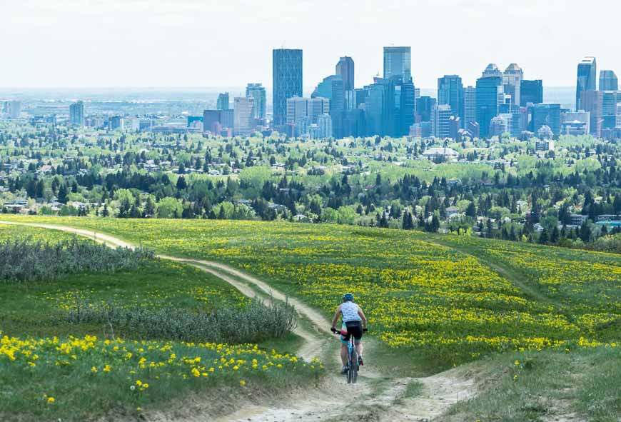 https://mdw-travel-data-us-east-1.s3.amazonaws.com/img/country/Canada/Nose-Hill-Park/img_03.jpg