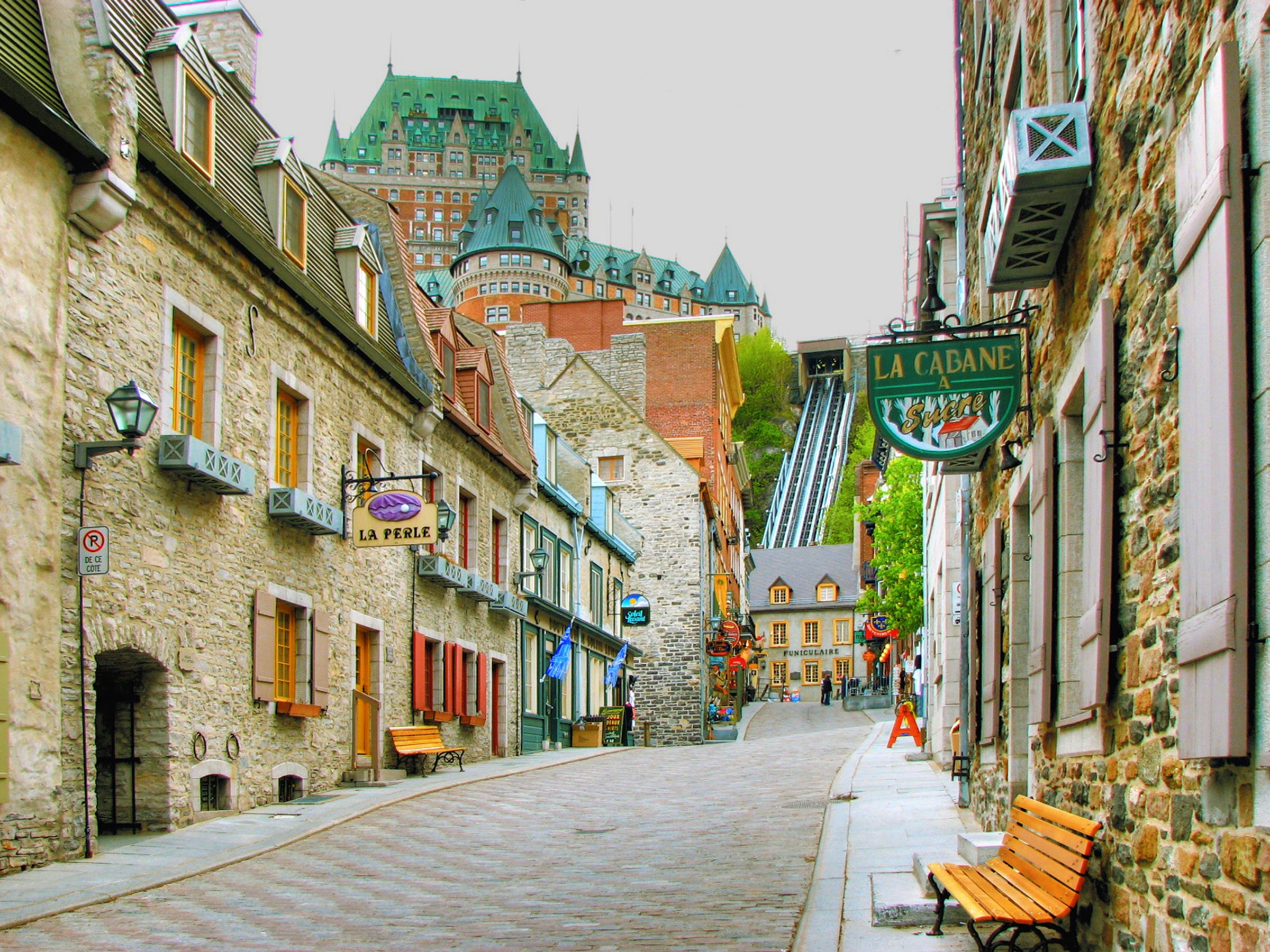 https://mdw-travel-data-us-east-1.s3.amazonaws.com/img/country/Canada/Old-Quebec/img_01.jpg