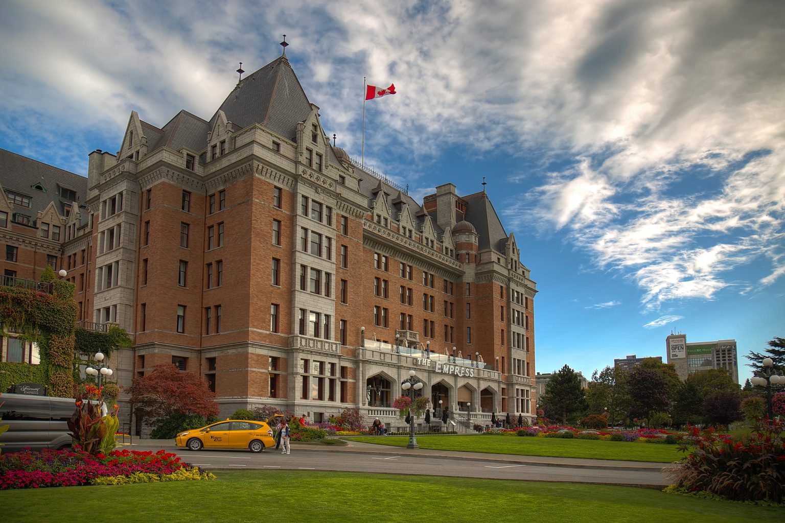 https://mdw-travel-data-us-east-1.s3.amazonaws.com/img/country/Canada/Old-Town/img_02.jpg