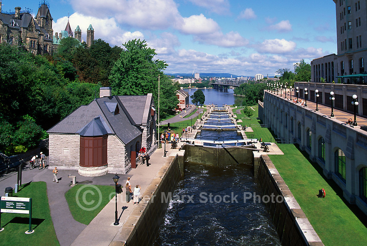 https://mdw-travel-data-us-east-1.s3.amazonaws.com/img/country/Canada/Ottawa-Locks/img_01.jpg