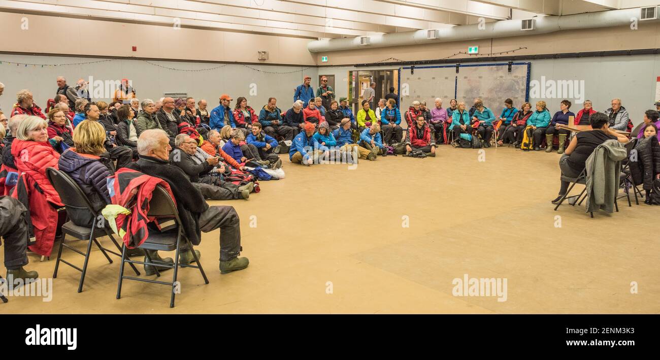 https://mdw-travel-data-us-east-1.s3.amazonaws.com/img/country/Canada/Pangnirtung-Visitor-Centre/img_02.jpg