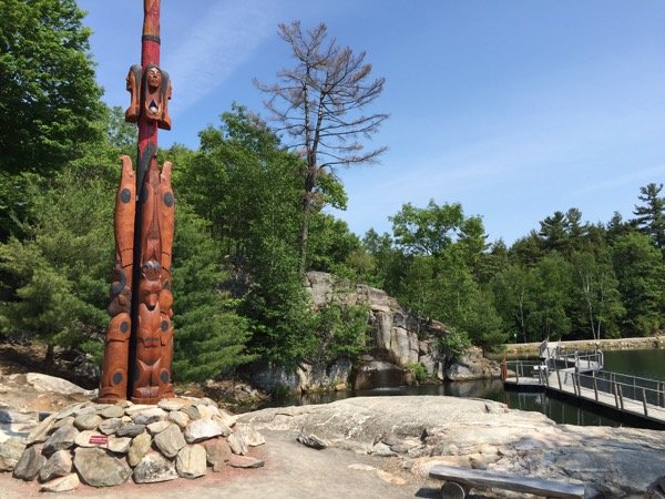https://mdw-travel-data-us-east-1.s3.amazonaws.com/img/country/Canada/Parc-Omega/img_01.jpg