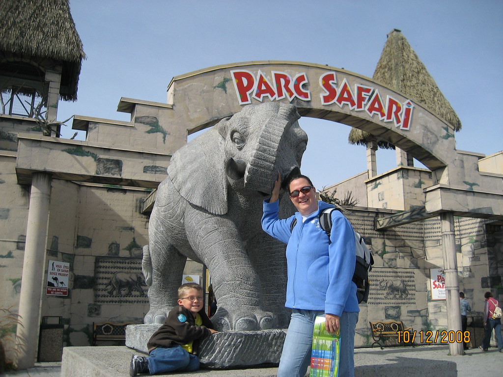 https://mdw-travel-data-us-east-1.s3.amazonaws.com/img/country/Canada/Parc-Safari/img_01.jpg