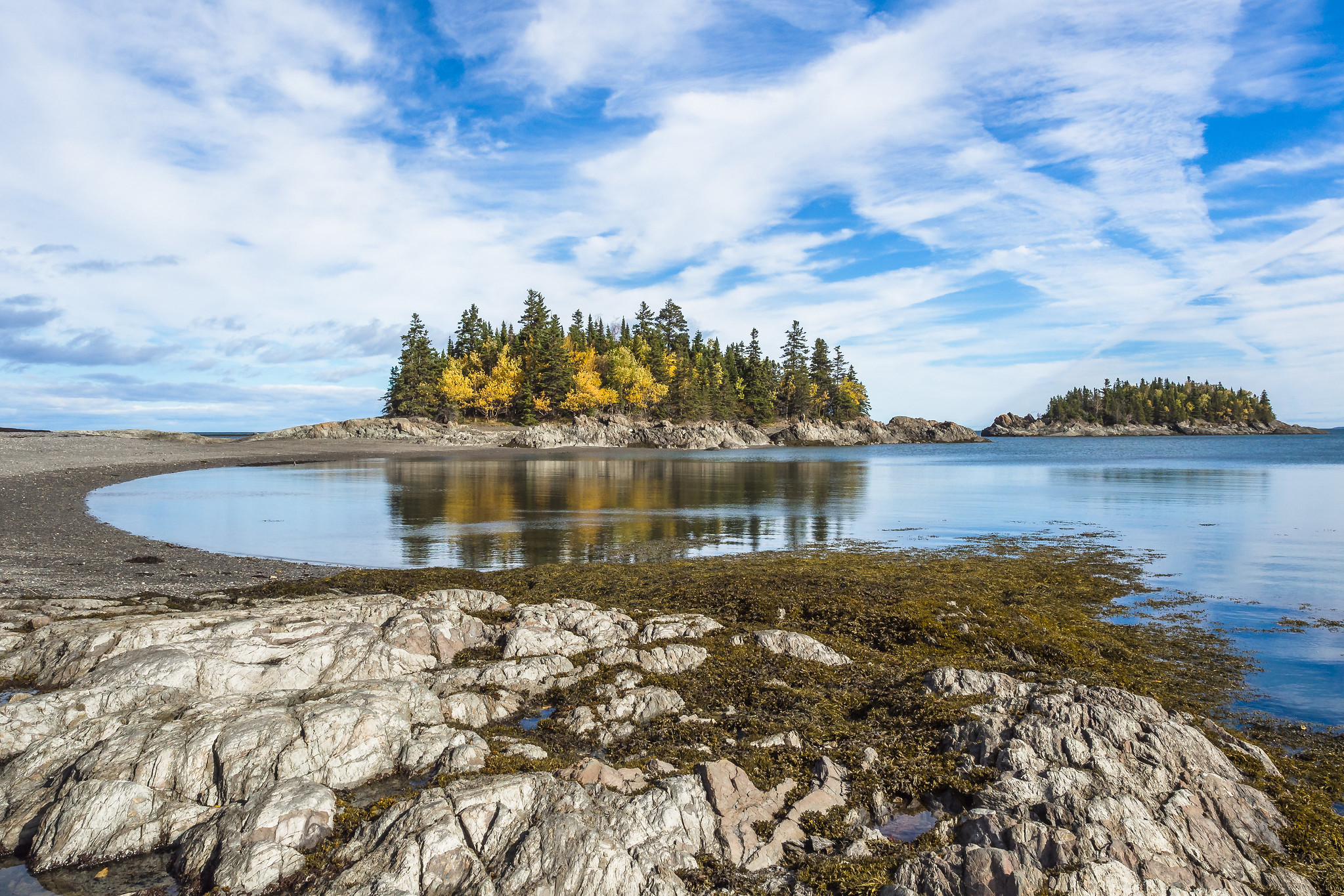 https://mdw-travel-data-us-east-1.s3.amazonaws.com/img/country/Canada/Parc-national-du-Bic/img_01.jpg