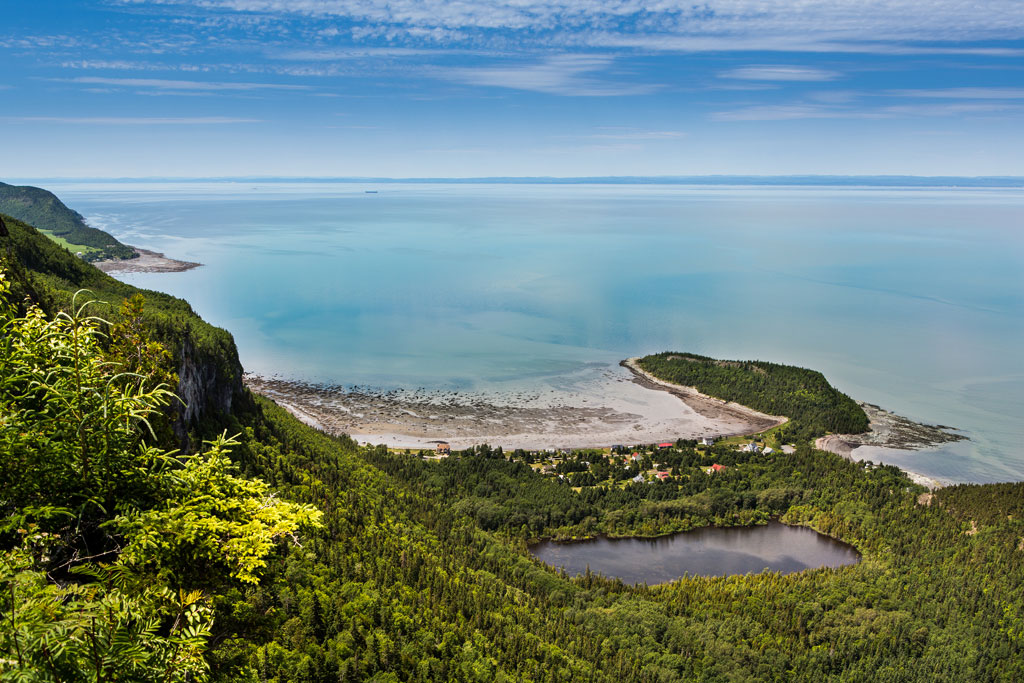 https://mdw-travel-data-us-east-1.s3.amazonaws.com/img/country/Canada/Parc-national-du-Bic/img_03.jpg