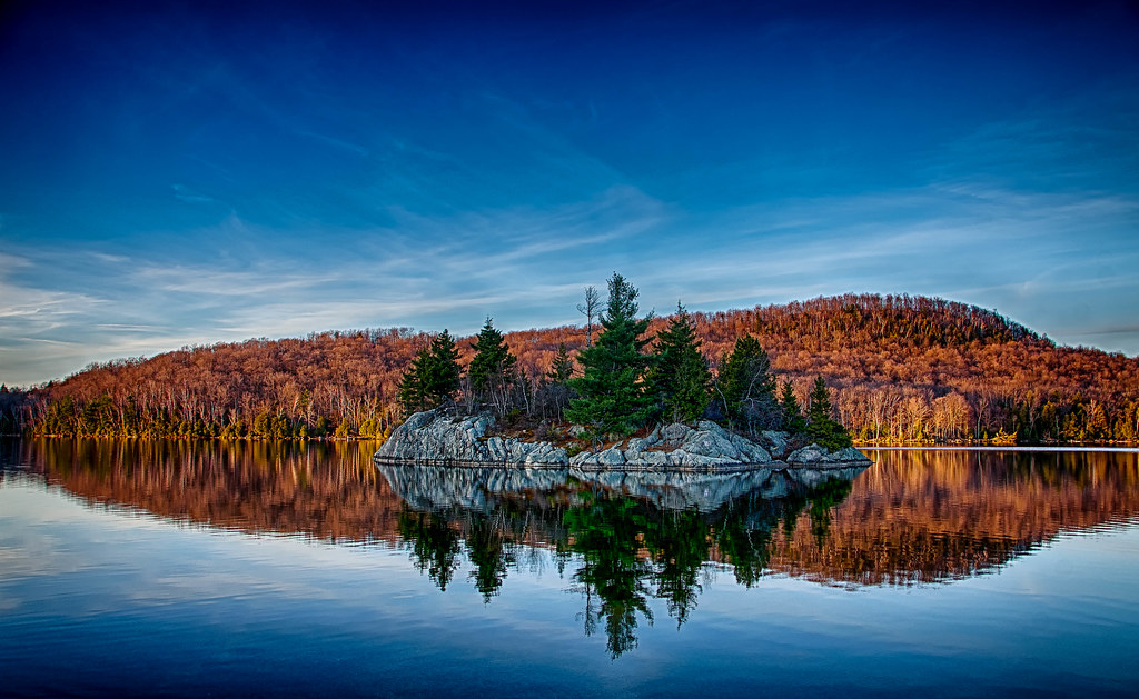 https://mdw-travel-data-us-east-1.s3.amazonaws.com/img/country/Canada/Parc-national-du-Mont-Orford/img_02.jpg