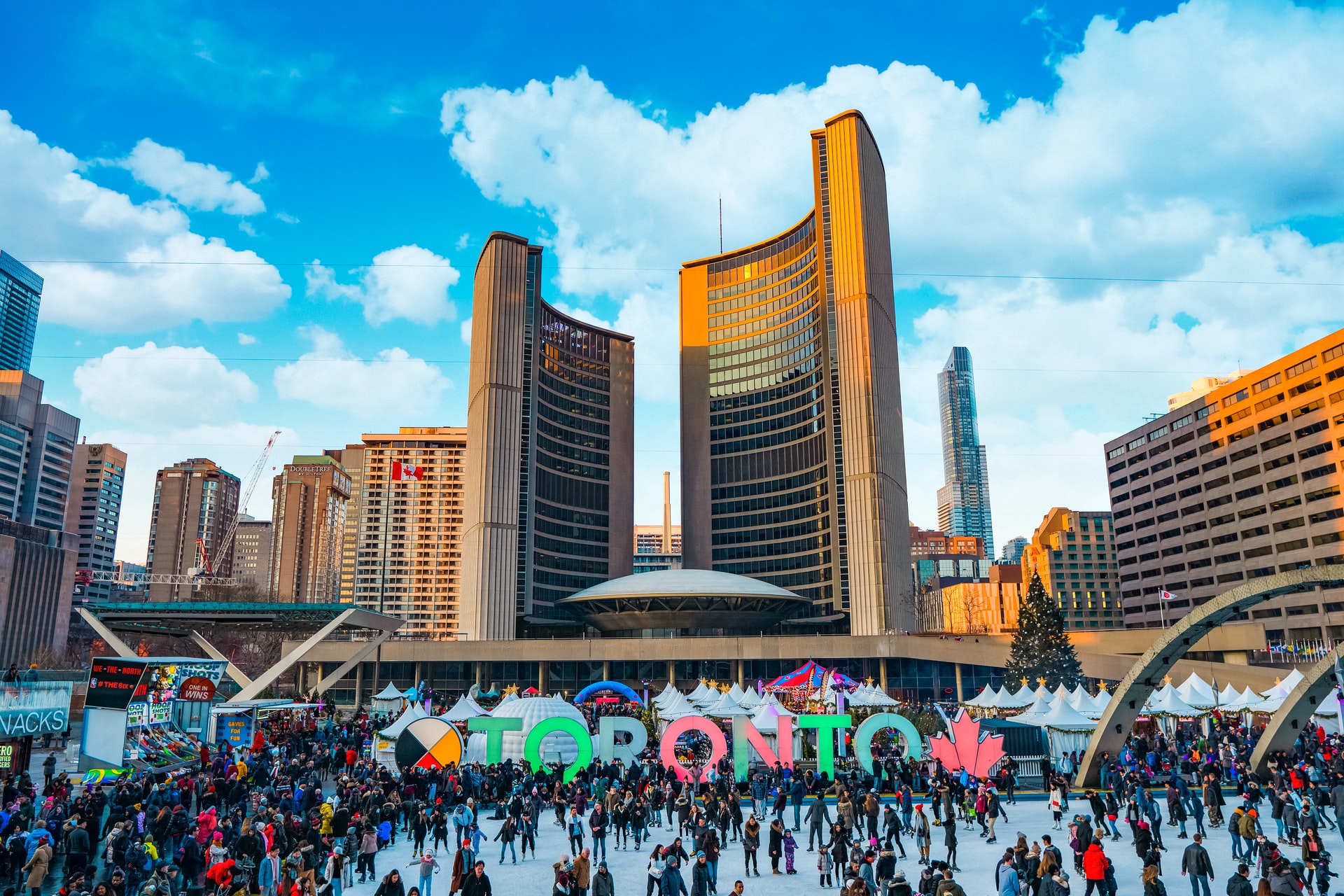 https://mdw-travel-data-us-east-1.s3.amazonaws.com/img/country/Canada/Parks-Canada-South-Shore-Visitor-Information-Centre/img_02.jpg