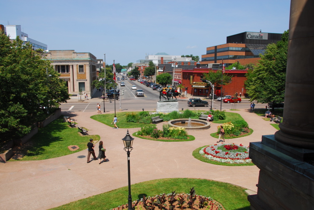 https://mdw-travel-data-us-east-1.s3.amazonaws.com/img/country/Canada/Parks-Canada-Visitor-Information-Centre---Charlottetown/img_03.jpg