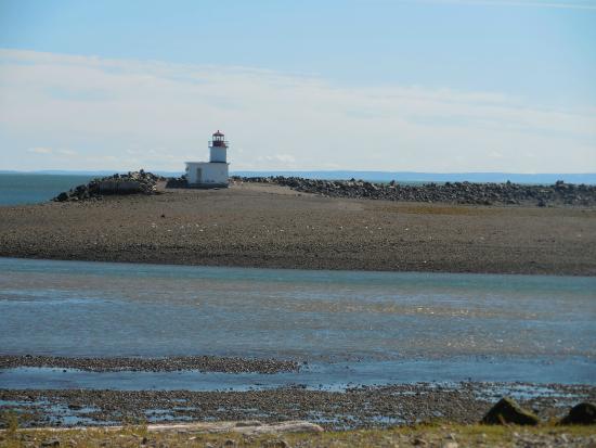 https://mdw-travel-data-us-east-1.s3.amazonaws.com/img/country/Canada/Parrsboro/img_04.jpg