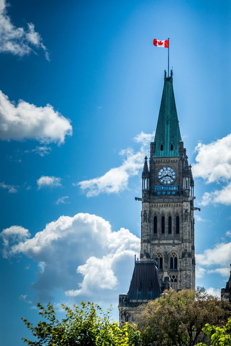 https://mdw-travel-data-us-east-1.s3.amazonaws.com/img/country/Canada/Peace-Tower/img_01.jpg